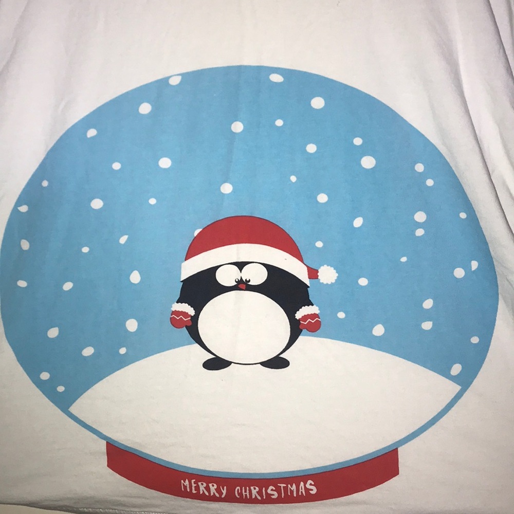 Christmas snow globe T-shirt for pregnant belly